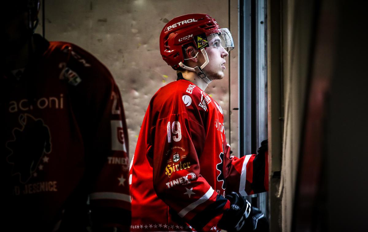 Jesenice Gašper Seršen | Gašper Seršen bo tudi v prihodnji sezoni nosil članski dres Jesenic. | Foto Matic Klanšek Velej/Sportida