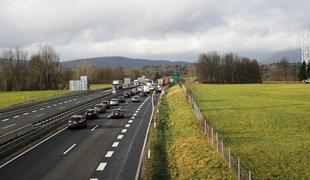 Verižno trčenje na primorki: ena oseba umrla #video #foto