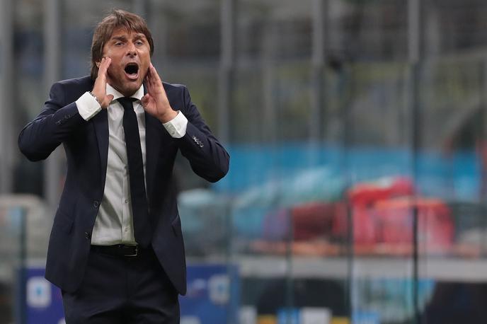 Antonio Conte | Novi trener Interja Antonio Conte je na klopi Milančanov, s katerimi ga že prihodnji teden čaka začetek lige prvakov, za zdaj stoodstoten. Tri tekme in tri zmage. | Foto Getty Images