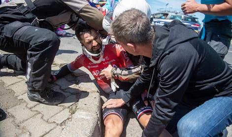 Bouhanni v padcu utrpel poškodbo vratne hrbtenice