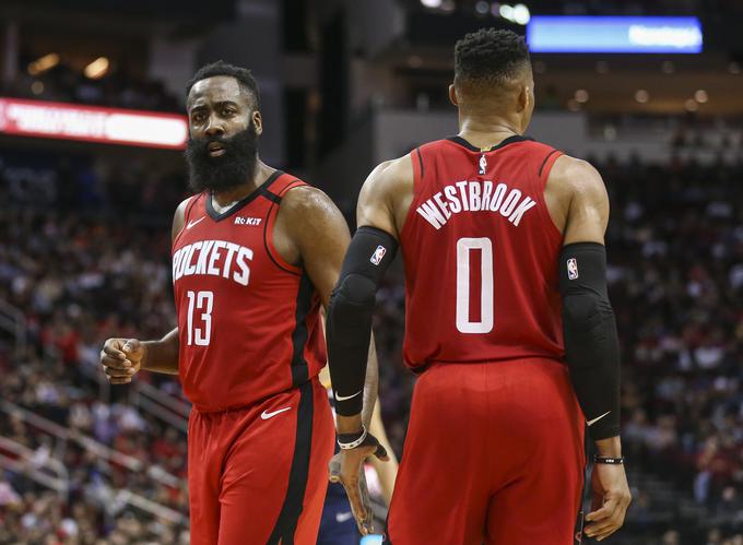 James Harden je prispel na Florido, njegov zvezdniški soigralec Russell Westbrook pa se do nadaljnjega ne bo družil s soigralci. | Foto: Reuters