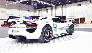 Policisti iz Dubaja floto okrepili s porschejem za 780 tisoč evrov