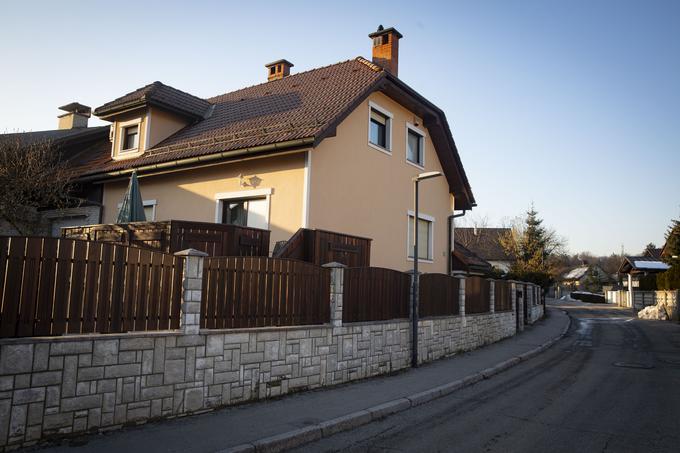 Ruska vohuna sta se predstavljala kot zakonski par iz Argentine, v resnici pa sta bila del ruske vohunske mreže v zahodnih državah. Prebivala sta v tej hiši v Črnučah. | Foto: Bojan Puhek