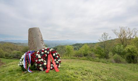 Brkinska vasica se s častmi spominja britanskega herojskega pilota