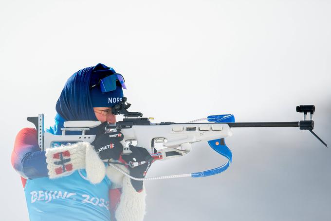 Norvežanke so trenirale z več sloji oblek, tudi dodatnimi rokavicami. Veter je dajal občutek, kot da je –30 stopinj. | Foto: Guliverimage/Vladimir Fedorenko