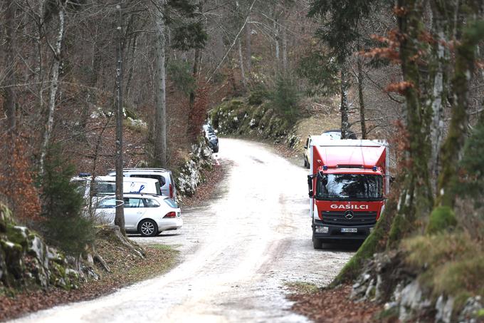 Na terenu je več reševalnih ekip.  | Foto: Ana Kovač