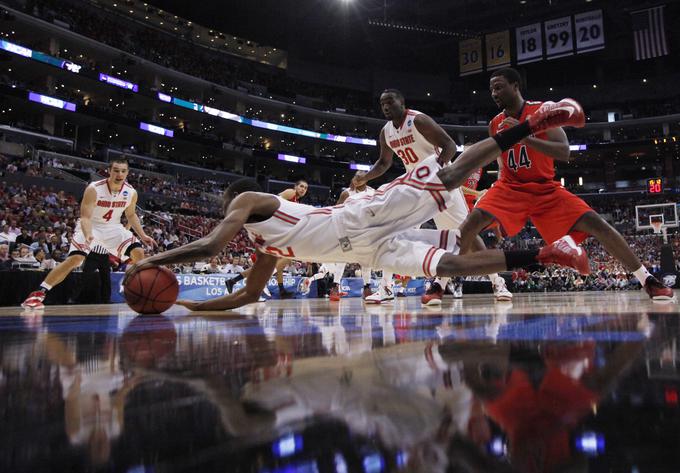 Zvezdniki v ligi NCAA prejemajo samo štipendijo. | Foto: Reuters