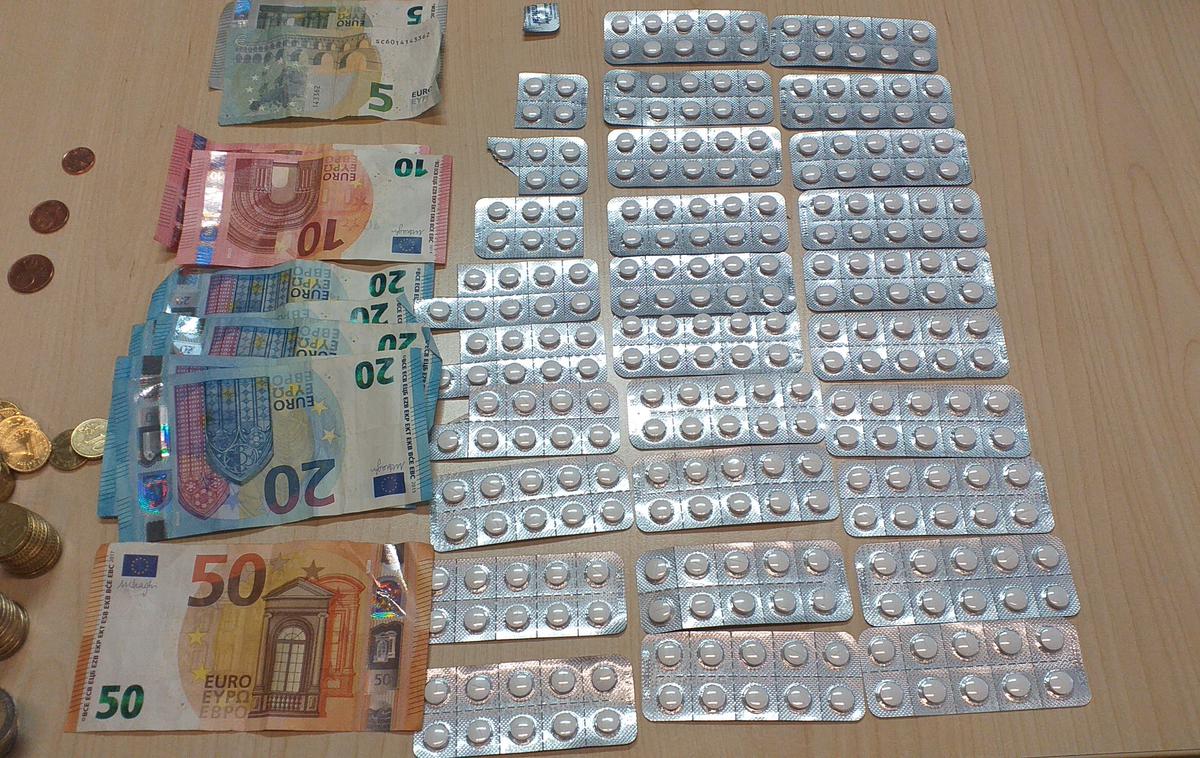 Zasežene tablete | Tablete so vsebovale prepovedano drogo midazolam. | Foto policija