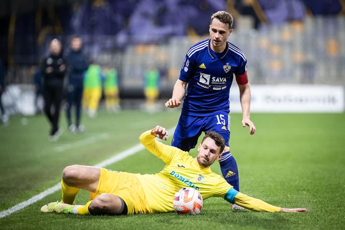 Žiga Jan Repas | Brata Jan in Žiga Repas sta bila na sobotni tekmi kapetana svojih ekip. Na koncu je z 1:0 zmagal Maribor, edini zadetek na srečanju je dosegel Žan Vipotnik. | Foto Blaž Weindorfer/Sportida