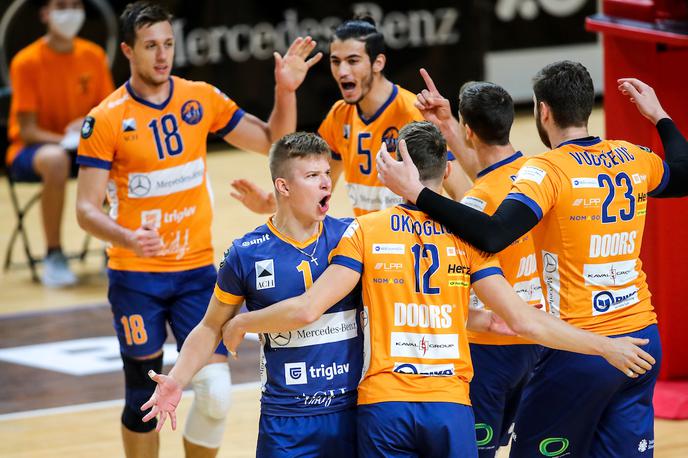 ACH Volley Calcit Volley | Odbojkarji ACH so v finalu lige MEVZA s 3:1 premagali Maribor in vknjižili enajsto lovoriko v tem tekmovanju. | Foto Matic Klanšek Velej/Sportida