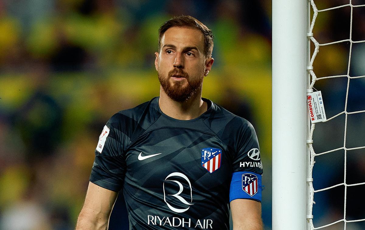 Atletico Madrid Jan Oblak | Jan Oblak brani na pokalni tekmi 1/16 finala za Atletico. Madridčane je že v 2. minuti popeljal v vodstvo Argentinec Angel Correa, nato je v 39. minuti izenačil Leandro Antonetti.  V drugem polčasu je dvakrat v polno zadel Nizozemec Memphis Depay. | Foto Guliverimage