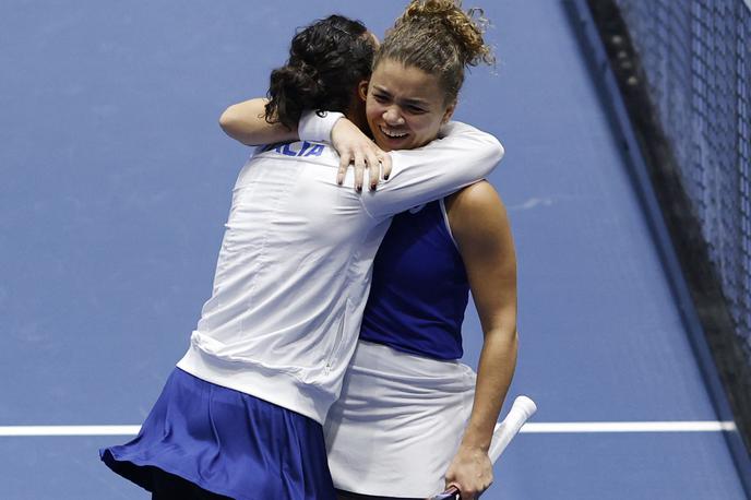 Jasmine Paolini | Jasmine Paolini je Italiji osvojila drugo, odločilno točko za zmago. | Foto Reuters