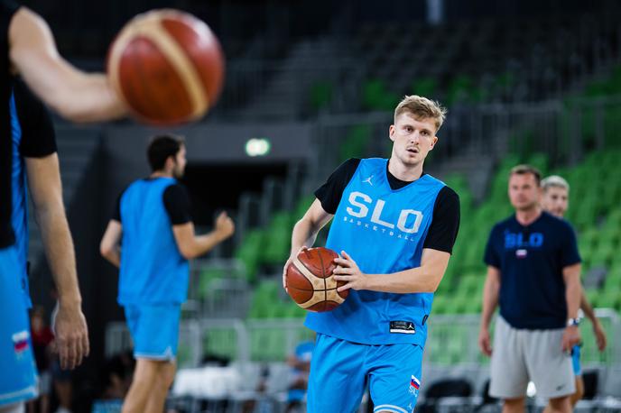 slovenska košarkarska reprezentanca trening, Luka Rupnik | Luka Rupnik, slovenski košarkar, ki trenutno brani barve francoskega kluba Poitiers Basket 86, se je poročil s svojo izbranko Uršo. | Foto Grega Valančič/Sportida