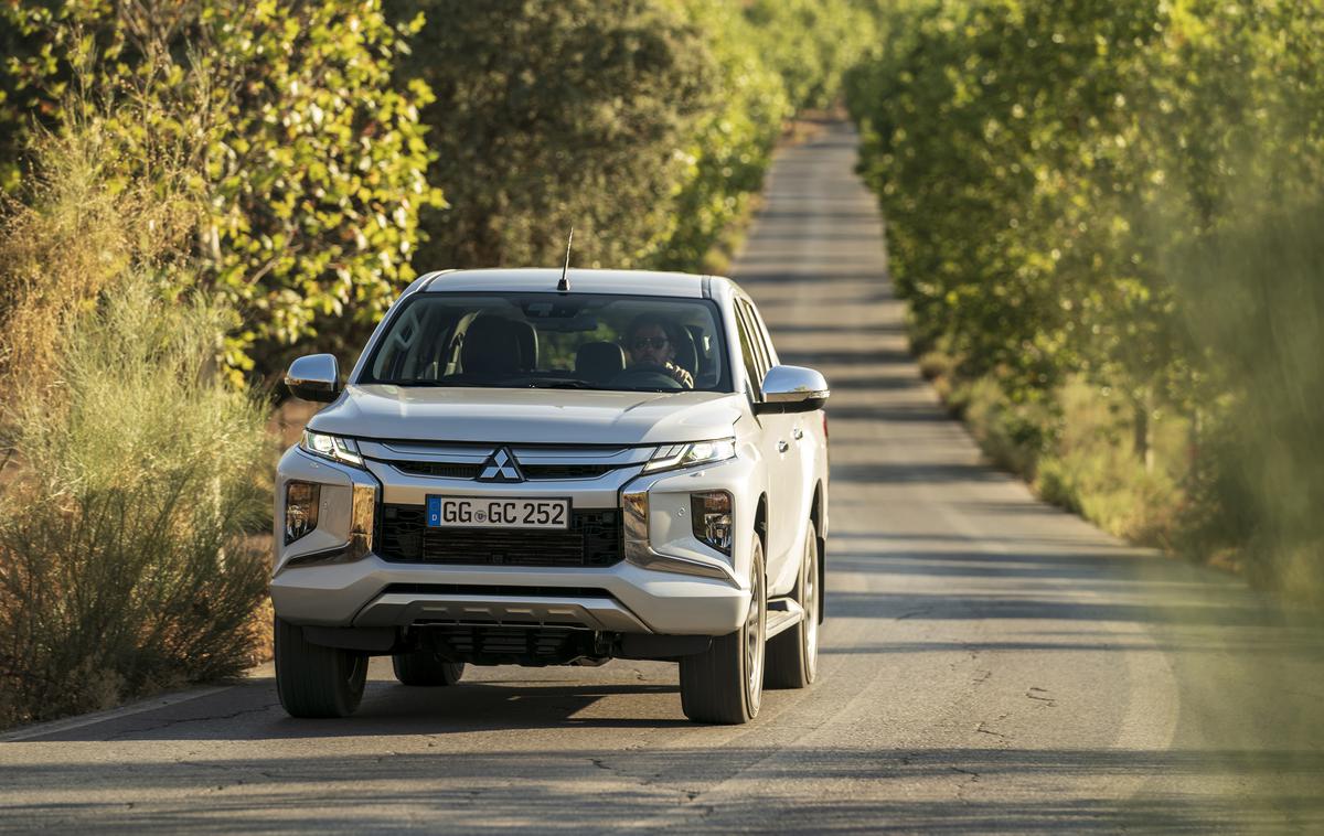 Mitsubishi L200 | Preizkusili smo L200 z 2,2-litrskim dizelskim motorjem. Na voljo bo motor z močjo 110 kilovatov (150 'konjev'), kar bo tudi edina izbira | Foto Mitsubishi