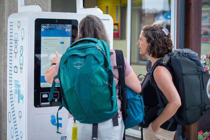 Pri Slovenskih železnicah v poletnih mesecih v notranjem prometu izrazitejših sprememb ne zaznavajo, število potnikov narašča v mednarodnem prometu.  | Foto: Gaja Hanuna