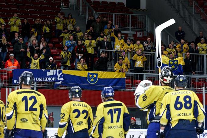 Celjani so imeli v Podmežakli glasno navijaško podporo. Ali bodo knezi svoje navijače v prihodnji sezoni navduševali v podobni zasedbi, bo odvisno od uprave kluba.  | Foto: Matic Klanšek Velej/Sportida