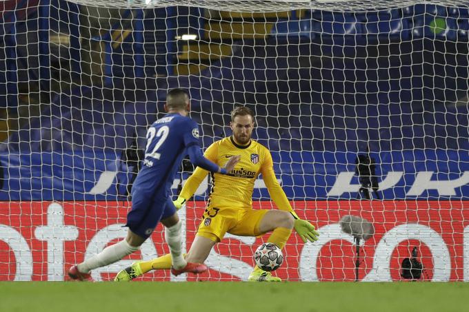 Škofjeločan Jan Oblak je bil prvič premagan v 34. minuti, ko je v polno zadel reprezentant Maroka Hakim Ziyech. | Foto: Guliverimage/Vladimir Fedorenko