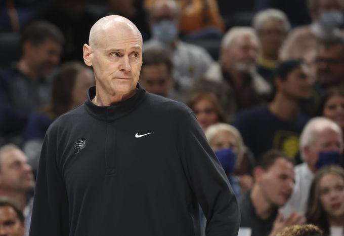 Rick Carlisle je z Indiano v tej sezoni na šestih tekmah zmagal le enkrat.  | Foto: Reuters