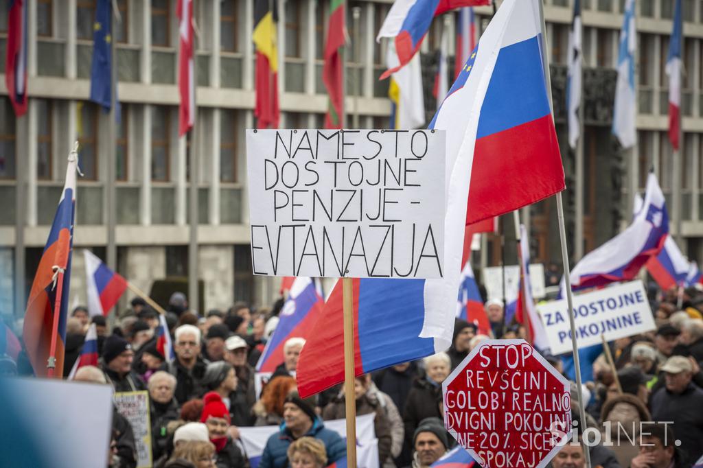 Protestni shod upokojencev, ki ga je pripravila ljudska iniciativa Glas upokojencev Slovenije. Upokojenci