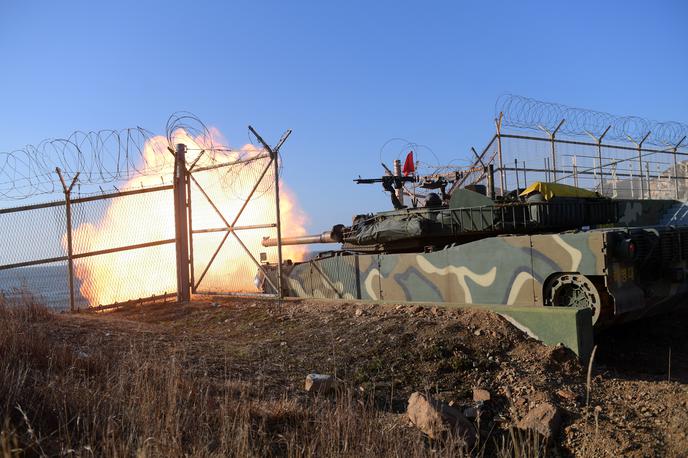 Yeonpyeong, Južna Koreja | Pjongjang trdi, da so njihove vojaške vaje odgovor na urjenje Južne Koreje na njeni meji v zadnjih dneh. | Foto Reuters