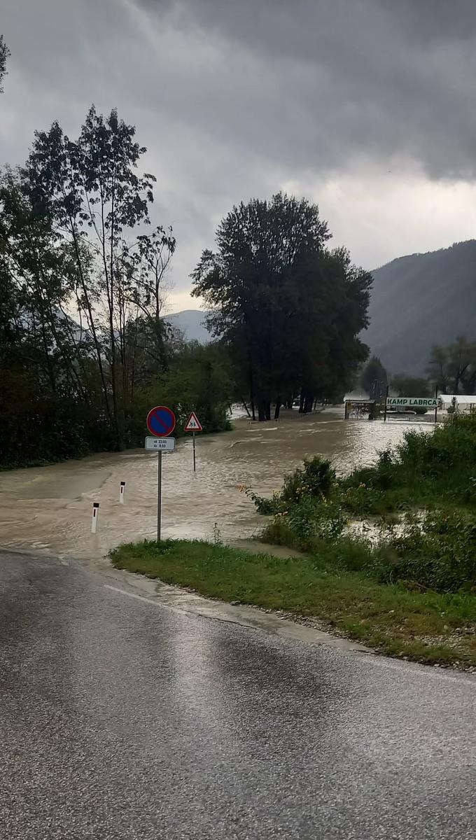 Zalita cesta v občini Tolmin | Foto: Občina Tolmin/Facebook