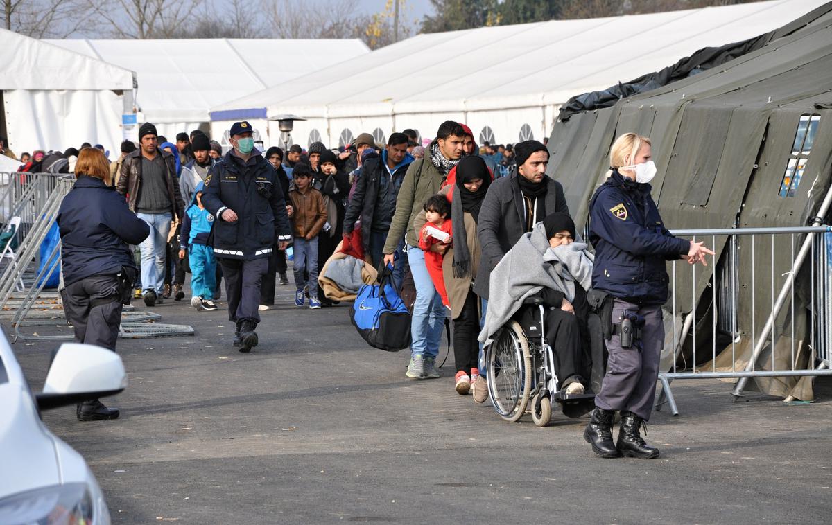 Begunci na Dobovi | Foto STA