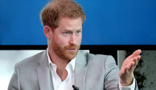 Harry odletel v Kanado, Meghan tudi tam za petami paparaci #video