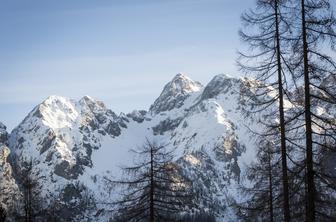 "Včasih so pozimi v gore hodili samo alpinisti, danes pa hodi že vsak" #video