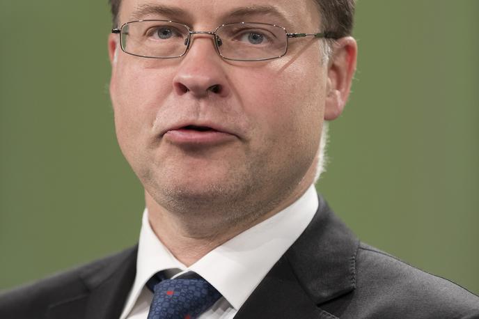 Valdis Dombrovskis | Verjetni prihodnji komisar za gospodarstvo je zdaj naklonjen močnejši regulaciji digitalnih valut.