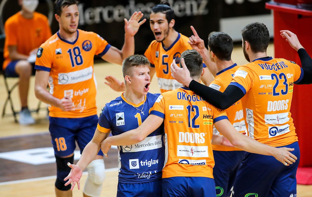 ACH Volley Calcit Volley | Odbojkarji ACH so v finalu lige MEVZA s 3:1 premagali Maribor in vknjižili enajsto lovoriko v tem tekmovanju. | Foto Matic Klanšek Velej/Sportida