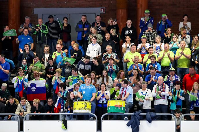 Rokometne kv. za SP: Slovenija - Italija | Slovenski rokometaši upajo na bučno podporo s tribun. | Foto Matic Klanšek Velej/Sportida