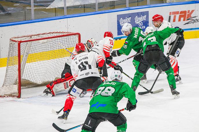 HK Olimpija HDD Jesenice | Večna slovenska hokejska tekmeca se bosta v sredo pomerila na tekmi rednega dela Alpske lige, v kateri zasedata prvo in drugo mesto. | Foto Urban Meglič/Sportida