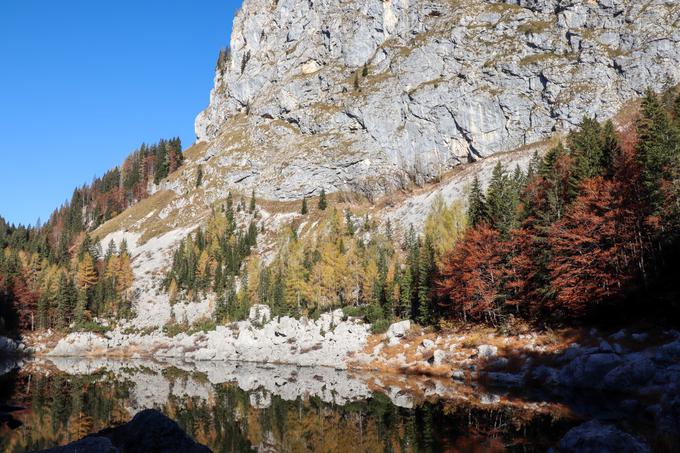 Pogosto spregledano Črno jezero, najnižjeležeče od sedmerih Triglavskih jezer | Foto: Matej Podgoršek