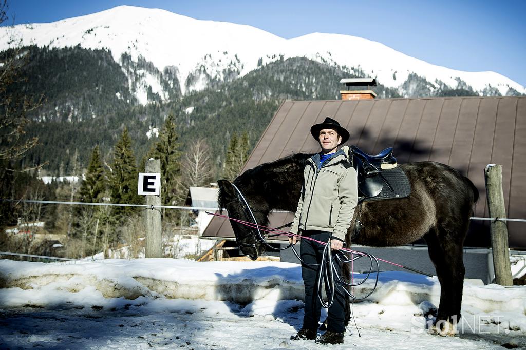 Kmetija Smolej Miha Planina pod Golico