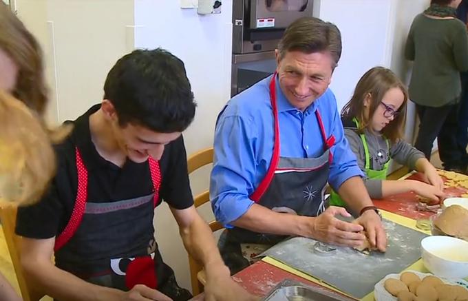 Pahor je že petič zaporedoma pekel piškote z varovanci CUDV Draga. | Foto: Planet TV