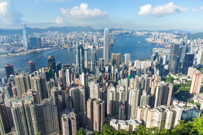 Hong Kong | Hongkonški uradniki trdijo, da je varnostnik Lucidiju poskušal preprečiti obisk prijatelja, vendar je ta že ujel dvigalo in se povzpel. | Foto Shutterstock