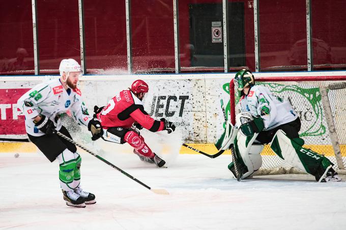 Olimpija je po vodstvu s 6:1 popustila, Jeseničani so zadeli še dvakrat in postavili končnih 6:3. | Foto: Peter Podobnik/Sportida