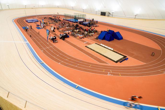 velodrom Češča vas | Kaj poškodba strehe na Olimpijskem vadbenem objektu v Češči vasi pomeni za slovensko kolesarstvo in atletiko? | Foto Vid Ponikvar