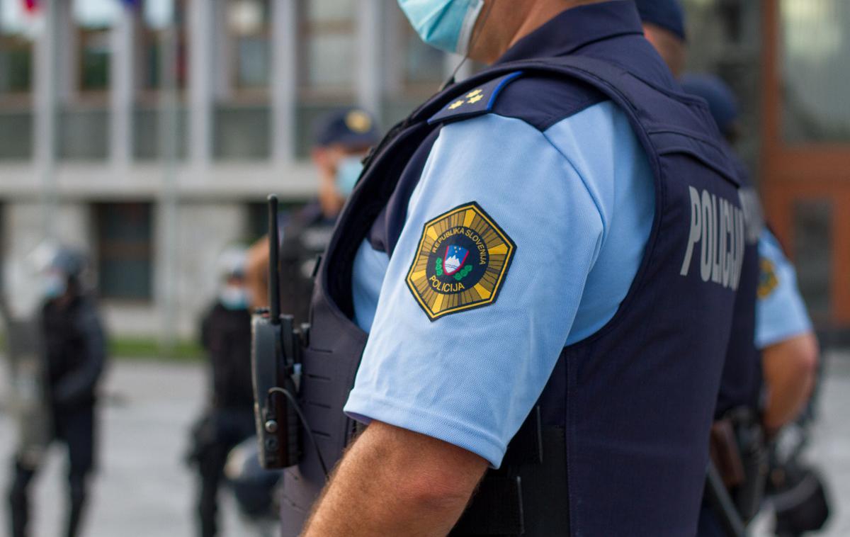 Slovenska policija | Zakon briše tiste globe, ki so jih izrekli na podlagi neustavnih zakonskih določil in z njimi povezanih spornih odlokov tretje Janševe vlade. | Foto Shutterstock