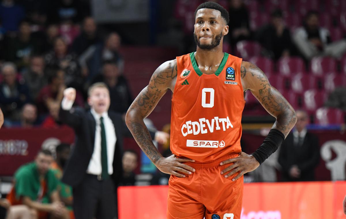 Reyer Venezia Cedevita Olimpija Dewayne Stewart | Dewayne Stewart ostaja član Cedevite Olimpije še dve sezoni. | Foto Tine Ružič/Cedevita Olimpija