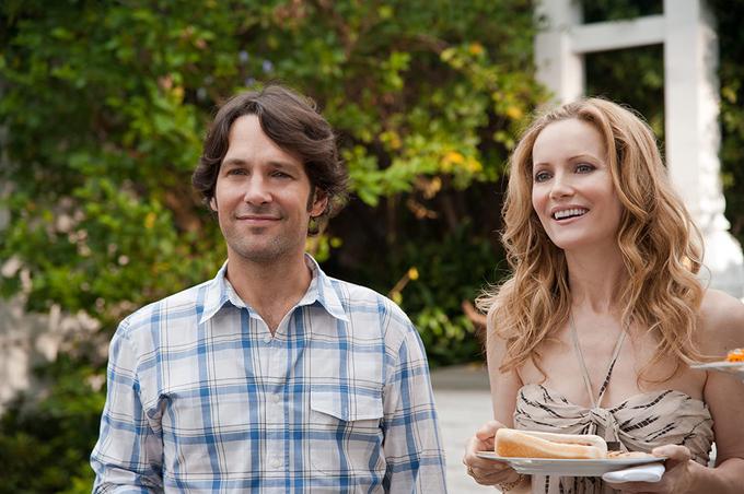 Leslie Mann in Paul Rudd v prizoru iz filma. | Foto: 