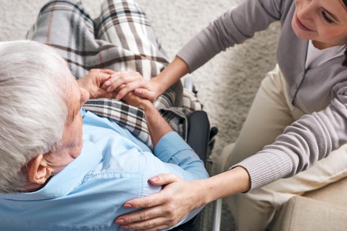 starostniki | V težkih življenjskih obdobjih se boste morda morali vi ali vaša ljubljena oseba zanesti na različno medicinsko opremo, da boste lažje okrevali in se vrnili v normalno življenje oziroma da bo nega bolnika lažja.  | Foto Getty Images