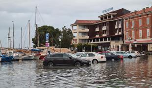 V Piranu spet sirena pred poplavami, gasilci v pripravljenosti #foto