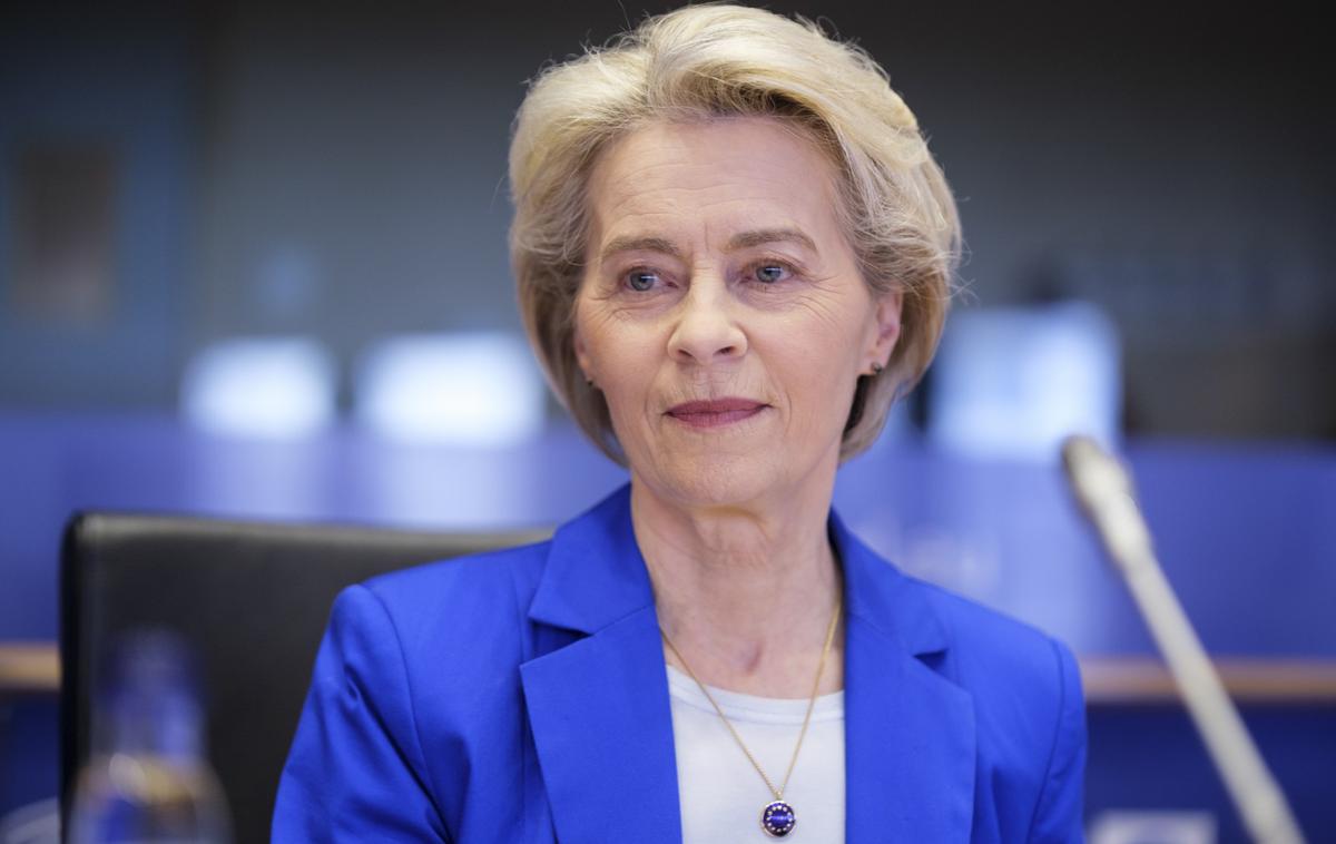 Ursula von der Leyen | Med drugim bi morala v prihodnjih dneh von der Leyen v luči poljskega prevzema predsedovanja Svetu EU odpotovati v Gdansk, vendar so srečanje prestavili. | Foto STA