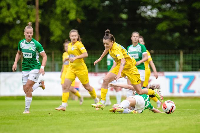 V minuli sezoni sta bila ŽNK Pomurje in ŽNK Olimpija točkovano izenačena. | Foto: Blaž Weindorfer/Sportida