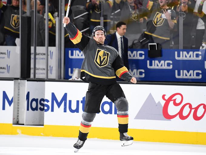 Mark Stone je k zmagi Vegasa nad San Josejem s 6:3 prispeval tri zadetke in dve asistenci. | Foto: Reuters