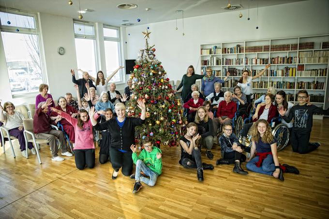 Delo s starejšimi bi morali opravljati le tisti, ki jim je to všeč, ki so strokovni, dovolj sočutni in srčni, pravi Ana. | Foto: Ana Kovač