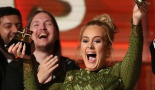 Velika zmagovalka letošnjih Grammyjev je Adele