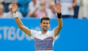 Đoković v finalu generalke Wimbledona, ženski finale v znamenju Caroline in Karoline