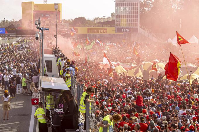 Neverjetni prizori iz Monze. Kako bi šele bilo, če bi Ferrari zmagal. | Foto: Guliverimage